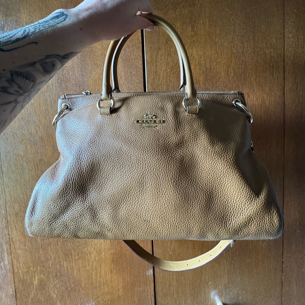 Coach F76640 Mia Light Saddle Convertible Satchel